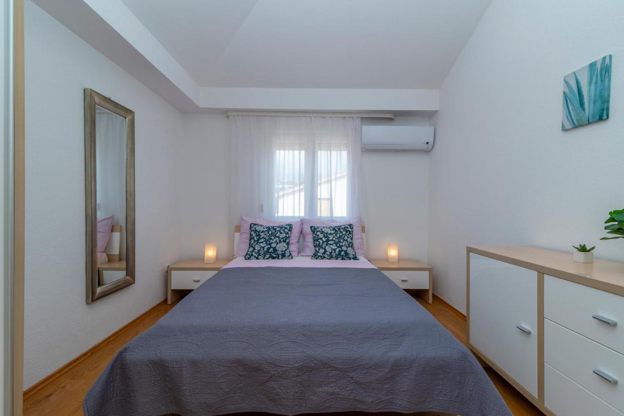 Apartment Angela Trogir Exterior foto