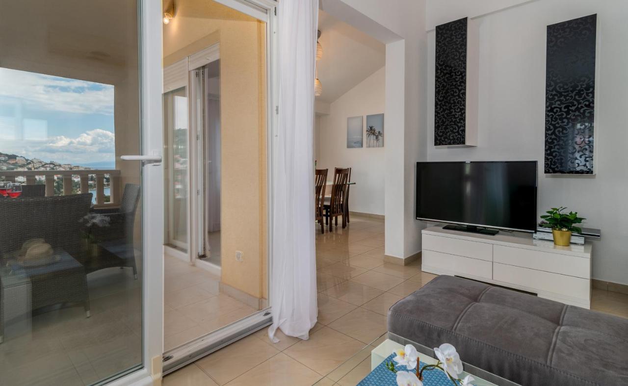 Apartment Angela Trogir Exterior foto