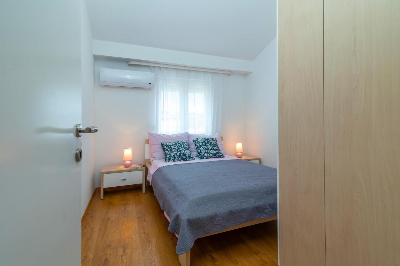 Apartment Angela Trogir Exterior foto